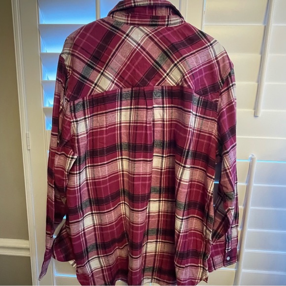 GAP Women's Pink and White Plaid Button-Down Shirt - Picture 7 of 9